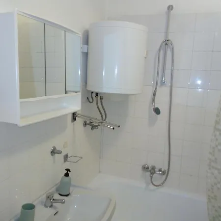 Apartment Roni *